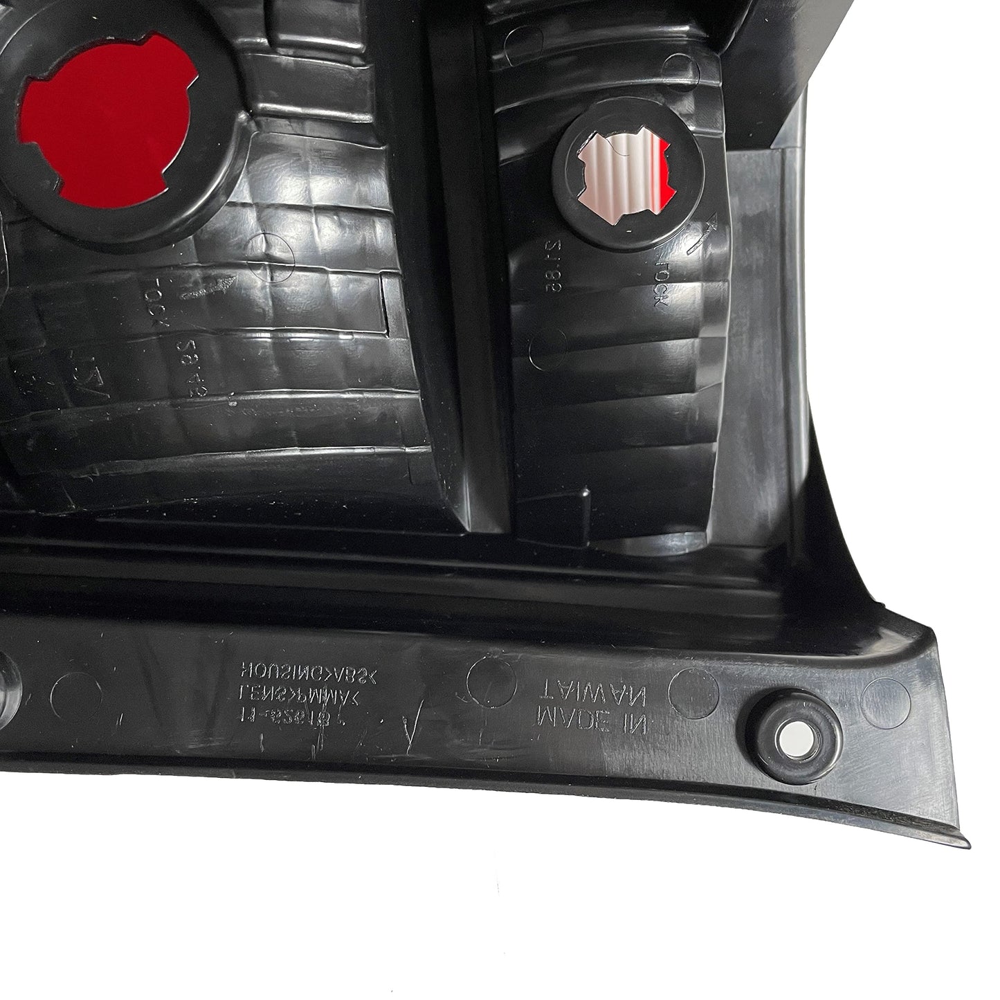 Dependable Direct Side Tail Light Lamp for 2008-2012 Ford Escape